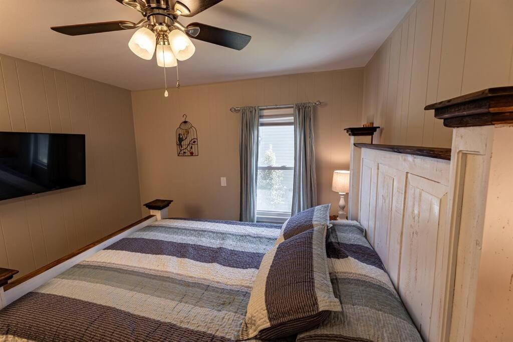 The Cardinal Nest A Cozy Cottage On Main St Saint Charles エクステリア 写真