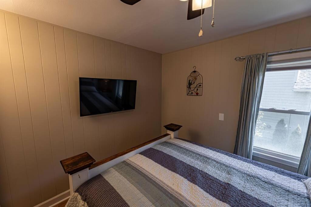 The Cardinal Nest A Cozy Cottage On Main St Saint Charles エクステリア 写真
